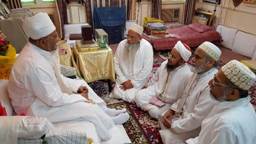 Eid ul Fitr: Dawoodi Nohra Representatives exchanging greetings with Saiyedna saheb (tus)